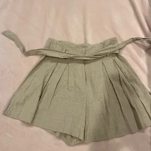 Zara Linen Beige Shorts thumbnail 3