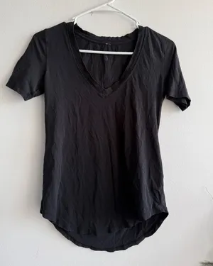 Lululemon Love Tee V Black Short Sleeve V-Neck Shirt Curved Hem Size‎ 4 thumbnail 1