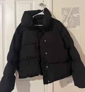 Thick Black Puffer Jacket Size L thumbnail 1
