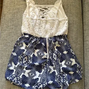 Charlotte Russe Women’s White Lace Top Navy Patterned romper thumbnail 2