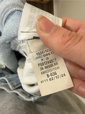 Abercrombie and Fitch 90s Relaxed Jeans Light Wash High Rise thumbnail 6