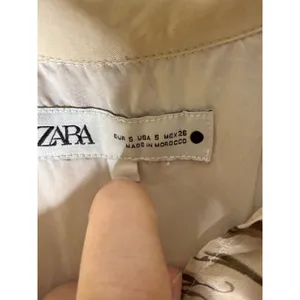 Zara cram collar oversized satin button down dragon print small‎ thumbnail 4