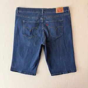Levi's Classic Bermuda Shorts 33 Dark Wash Denim Jorts 90s Style thumbnail 3