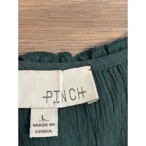 Pinch Dark Green Ruffle Trim Dress Size L Flutter Sleeve V‑Neck thumbnail 5