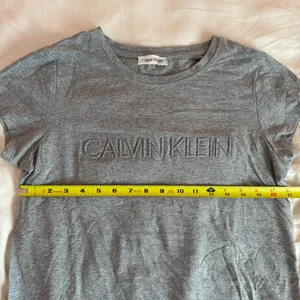 Calvin Klein Heather Gray Short Sleeve Logo T-Shirt Size Small thumbnail 5