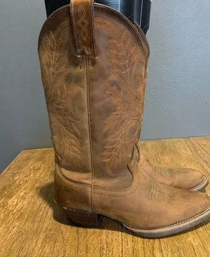 Justin Boots Women’s western cowboy size 6.5B riding boots brown leather thumbnail 1