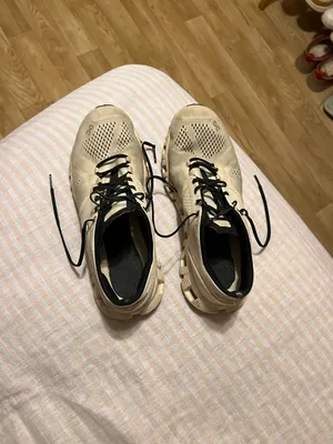on cloud sneakers White Size 9.5 thumbnail 2