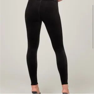 SPANX | Black Velvet Leggings 2070 size 3XL no flaws thumbnail 2