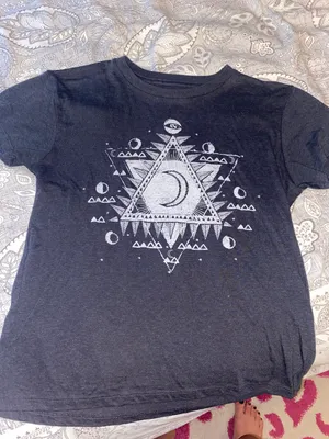 T-shirt thumbnail 1