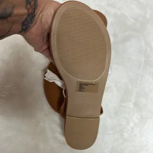 Universal Threads Brown and Gold Sandals Minimalist Design thumbnail 5