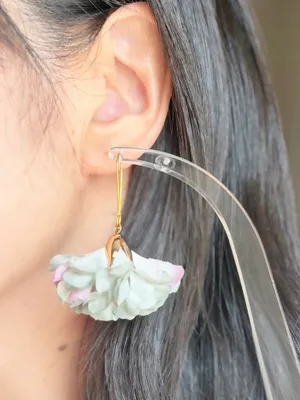 Handmade fairy cute flower unique style dangle earrings💚 thumbnail 6