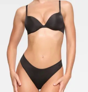 SKIMS Ultimate Push Up Bra 34A thumbnail 1