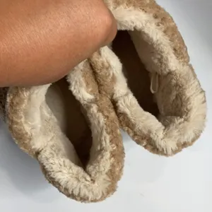 Joules fuzzy slippers‎ size 9/10 Tan thumbnail 6