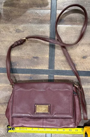Tignanello Burgundy Pebbled Leather Crossbody Bag Gold Hardware Adjustable Strap thumbnail 1