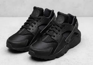 Black Nike Air Huarache thumbnail 1