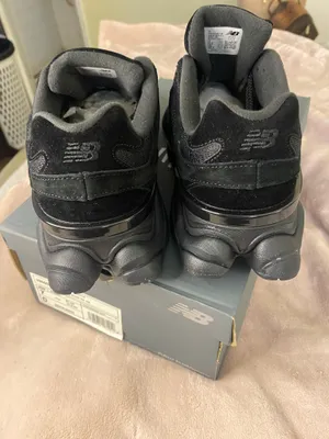 New Balance 9060 Men's Sneakersshoes Size 7 thumbnail 3