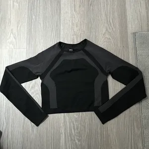 Cropped Long Sleeve Shirt thumbnail 3