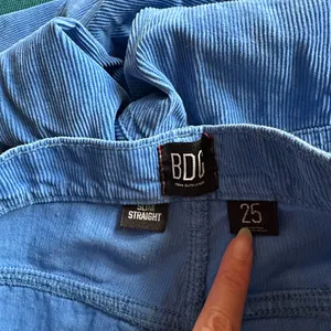 Urban Outfitters BDG Bold Blue Slim Straight Utility Carpenter Cargo Pants 25 thumbnail 6