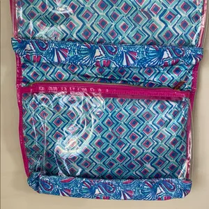 Lilly Pulitzer - Pink & Blue - Hanging Valet / Cosmetic Case thumbnail 3