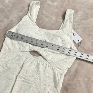 GIGI C Sawyer Romper Women's Medium Ivory Sleeveless Scoop Back Cutout Short New thumbnail 8