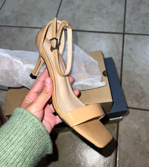 Heels Tan Size 7.5 thumbnail 1