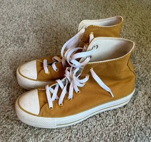 Gold Platform Converse thumbnail 1