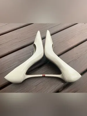 Classic Pointed-Toe Patent Stiletto Pumps in Cream🌷 thumbnail 9