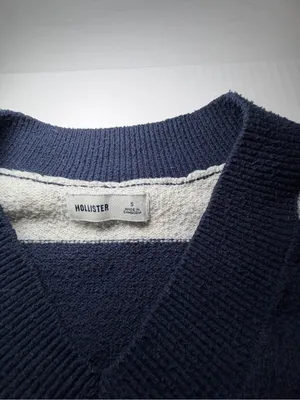 Hollister Women's Navy & Light Gray Wide-Stripe V-Neck Sweater thumbnail 2