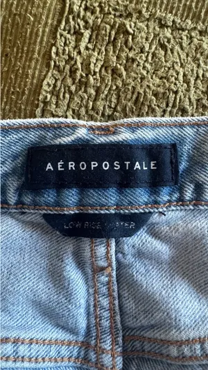 Aeropostale Low-Rise Jeans thumbnail 8