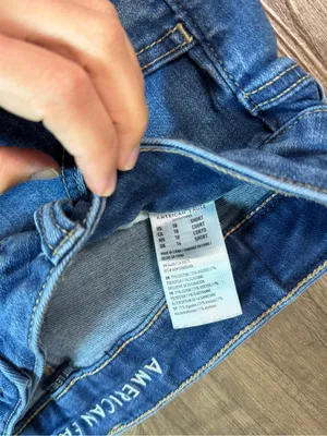 American Eagle Outfitters Women's Mid-Rise Straight Blue Jeans thumbnail 3