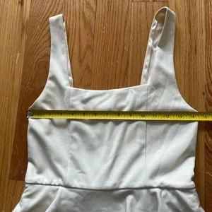 Alice + Olivia Isaac Peplum Sheath Dress Neutral Workwear Office Cocktail Sz S thumbnail 8