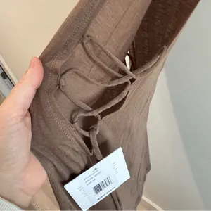 NWT Beyond Yoga Brown Side‎ Tie Tank Top XS thumbnail 3