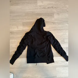 Small black active jacket thumbnail 5