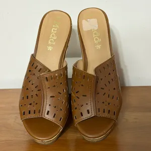 Mudd Womens Khloe Cognac Brown Laser Cut‎ Cork Wedge Platform Sandals Size 8.5 thumbnail 3