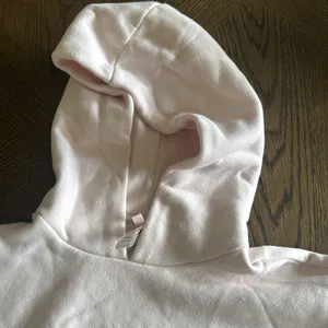 SKIMS COTTON FLEECE CLASSIC HOODIE, LIMITED EDITION Barely Pink,Size Medium, $80 thumbnail 8
