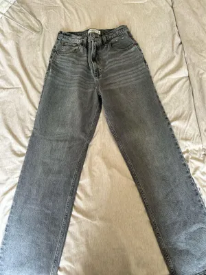 Abercrombie High-Rise Jeans Straight thumbnail 1