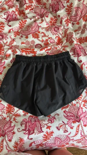 Lululemon Hotty Hot 2.5" thumbnail 2