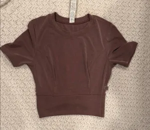 lululemon athletica Women’s 2 Mauve color Crop Top thumbnail 1