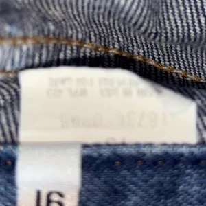 Vintage Women’s Levi’s Jeans Size 16 thumbnail 5