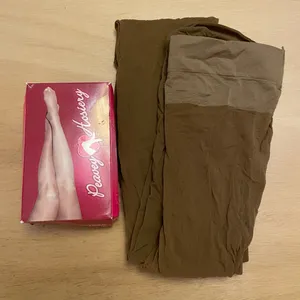 B2-1 Hooters Girl Uniform Peavey Pantyhose Suntan Ultra Footed Size D thumbnail 1