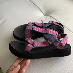 Teva midform universal strappy sandals triton raspberry sorbet womens Size 10 thumbnail 2