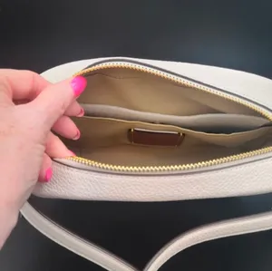 Coach camera bag Jamie Strawberry NWT ! Grab this now thumbnail 4