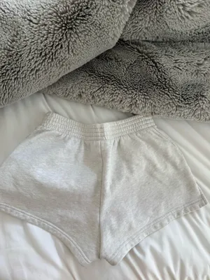 Aritzia tna sweatshorts thumbnail 2