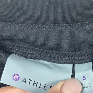 The Athleta Metro Black Skort size S thumbnail 5