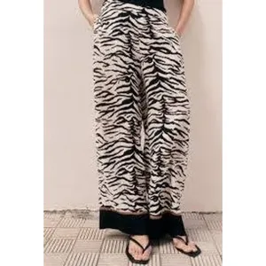 H&M Pants Women Size 8 Cream Tiger Print Wide Leg‎ High Rise Border Hem Casual thumbnail 2