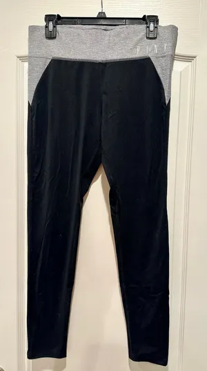 Victoria’s Secret PINK - Black and Grey Yoga Leggings - NWOT! thumbnail 1