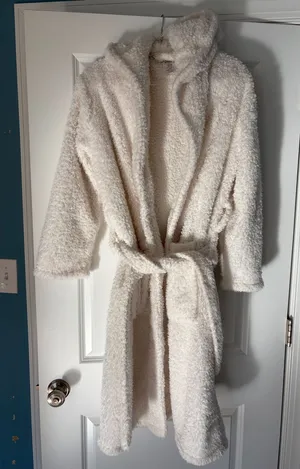 Pottery Barn Teen Ivory Sherpa Bath Robe with Hood Size M/L thumbnail 1