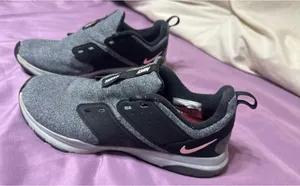 Nike Women’s Training Shoes 8.5 thumbnail 1