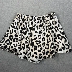 Adrienne Women's Medium Leopard Print Satin Shorts Flowy Elastic Waist Lined thumbnail 8
