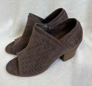 Hocus Pocus Women's Suede Open thumbnail 1